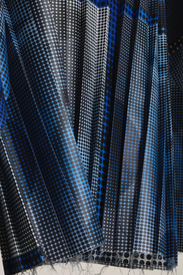 HALF PLEATS PULL SMILE FABRIC