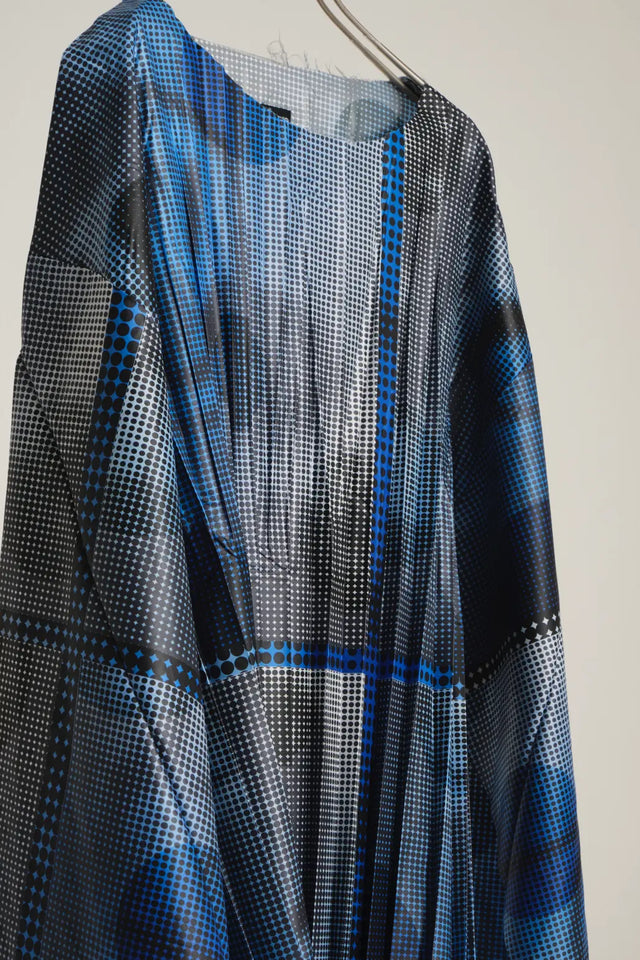 HALF PLEATS PULL SMILE FABRIC