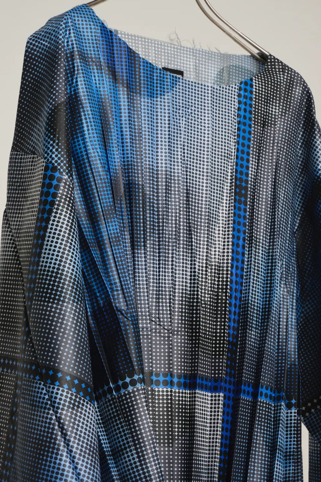 HALF PLEATS PULL SMILE FABRIC
