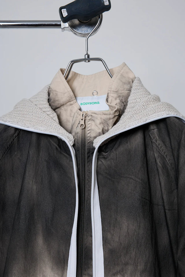 SPRAY PIGMENT-DYED BALACLAVA JACKET / WHITE［BODYSONG.］